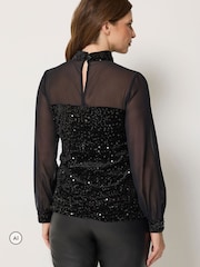 M&Co Chiffon-Oberteil aus Samt mit Pailletten - Bild 3 von 4
