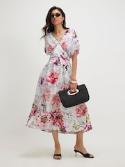 River Island 花柄パフスリーブミディワンピース - 画像 1 / 4