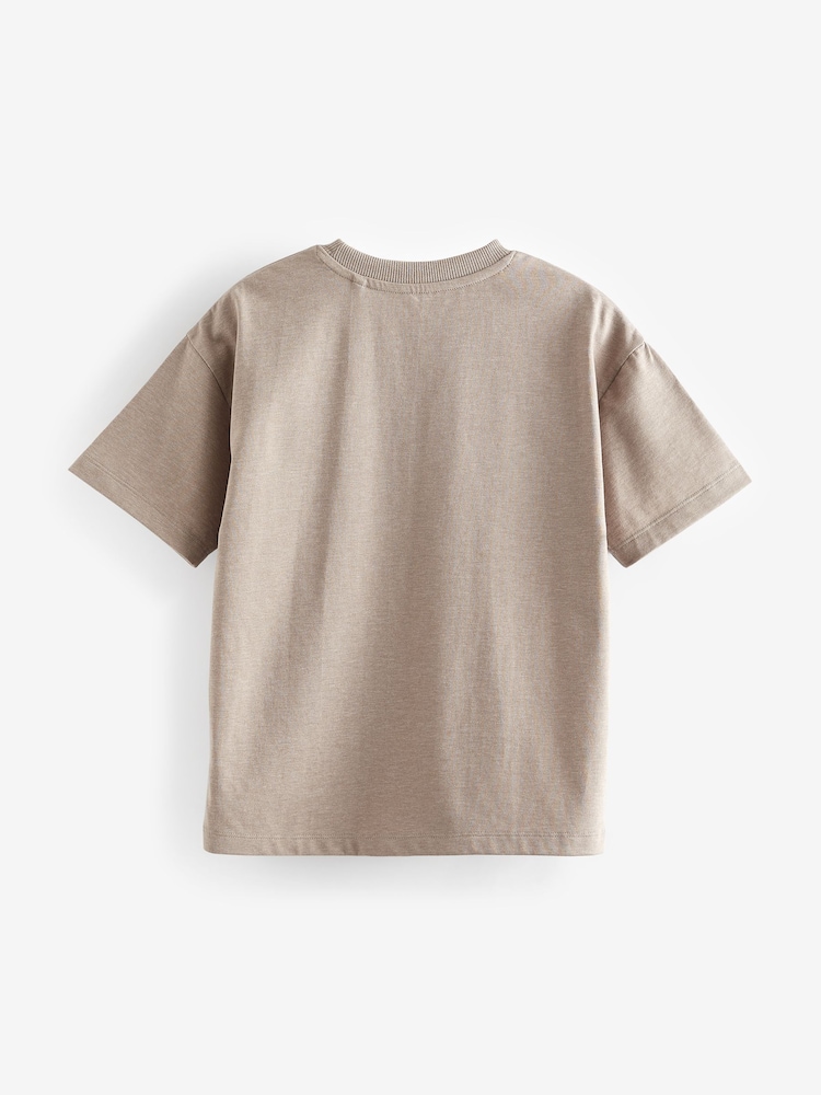 Chicago, Natur - Kurzärmeliges T-Shirt mit Grafikprint in Relaxed-Fit (3–16 J.) - Bild 2 von 3 Chicago, Natur - Kurzärmeliges T-Shirt mit Grafikprint in Relaxed-Fit (3–16 J.) - Bild 2 von 3