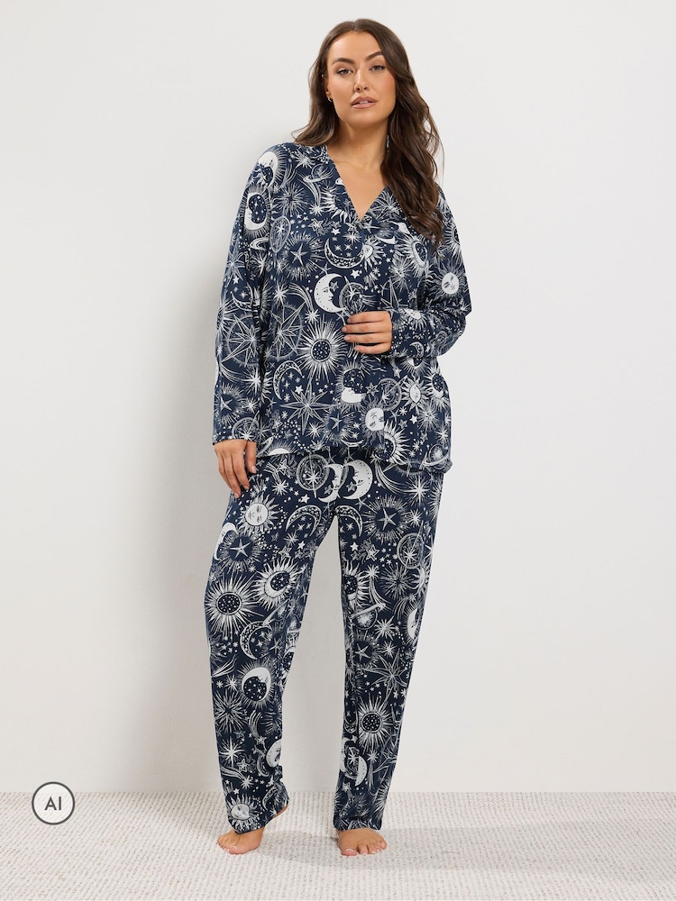 Yours Curve Pyjama-Set mit himmlischem Print aus weichem Material - Bild 1 von 3 Yours Curve Pyjama-Set mit himmlischem Print aus weichem Material - Bild 1 von 3