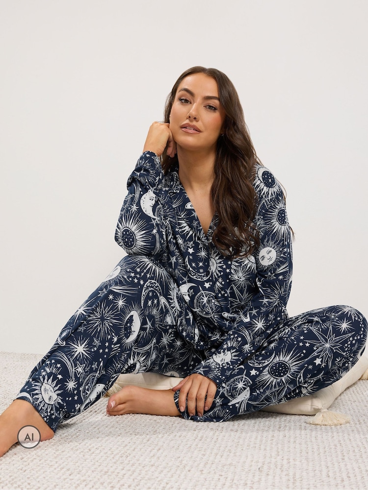 Yours Curve Pyjama-Set mit himmlischem Print aus weichem Material - Bild 2 von 3 Yours Curve Pyjama-Set mit himmlischem Print aus weichem Material - Bild 2 von 3