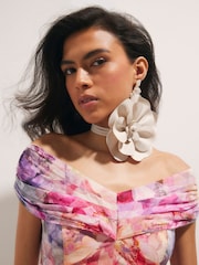 River Island フローラルプリント Bardot ミニドレス - 画像 3 / 4
