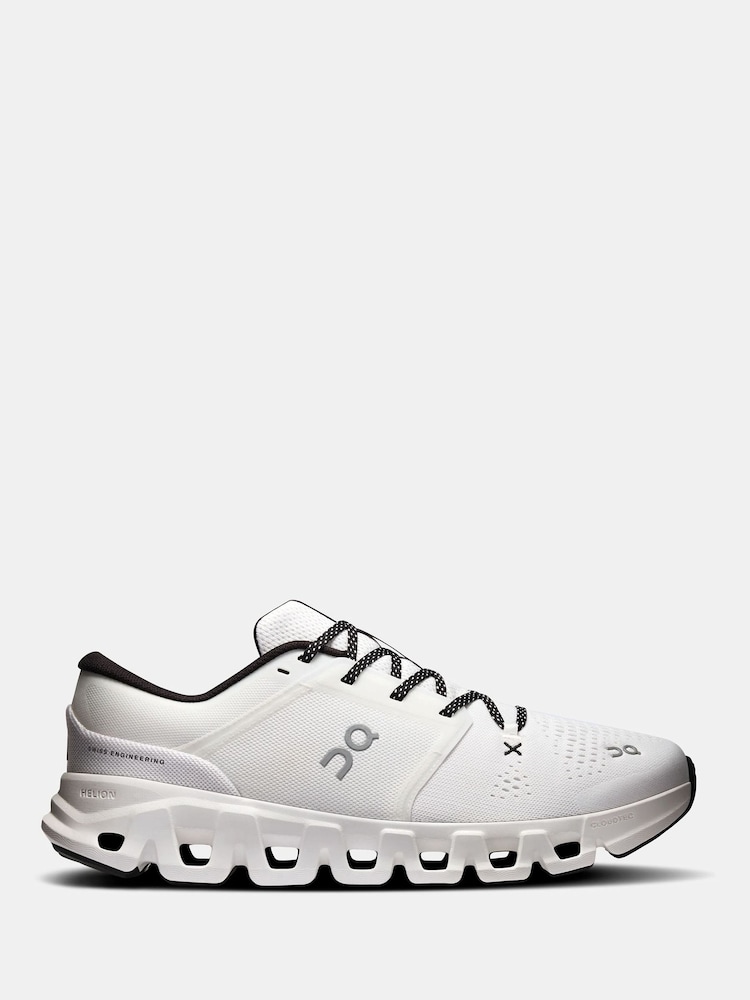 On White Cloud X 5 Trainers - Image 1 of 6 On White Cloud X 5 Trainers - Image 1 of 6