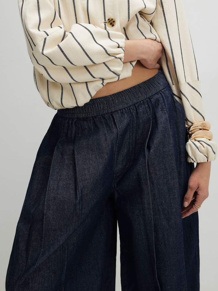 River Island Blue Pleated Elasticated Back Barrel Leg Trousers - Image 4 of 4 River Island Blue Pleated Elasticated Back Barrel Leg Trousers - Image 4 of 4