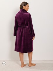 Yours Curve Red Luxe Dressing Gown - Image 3 of 6