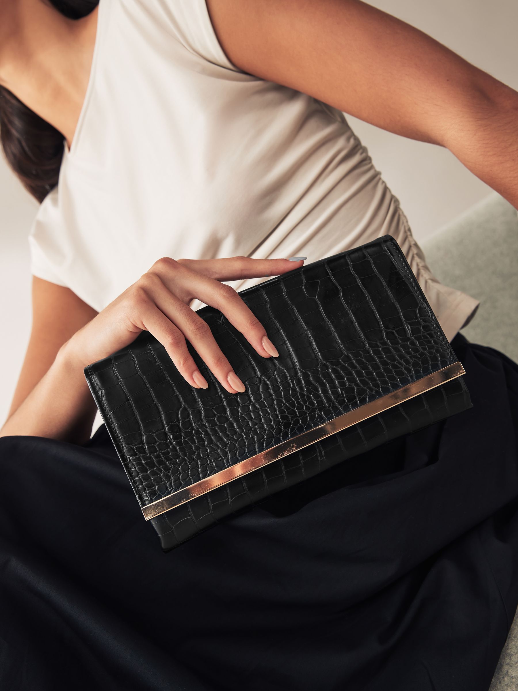 Black clutch bag with chain new arrivals
