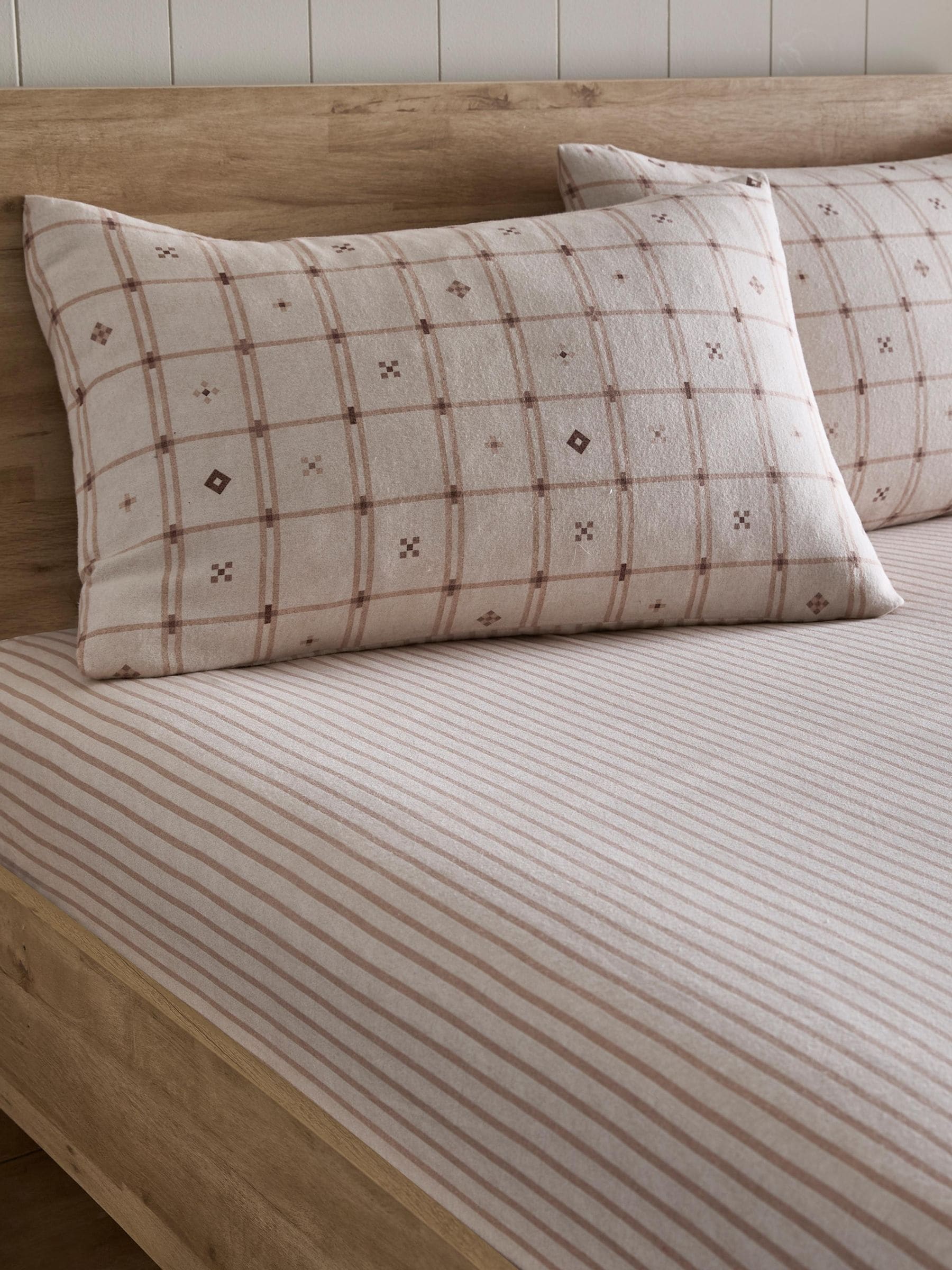 Dreams & Drapes Cottage Stripe Natural Fitted Sheet, Super King, Breathable Cotton - Image 3