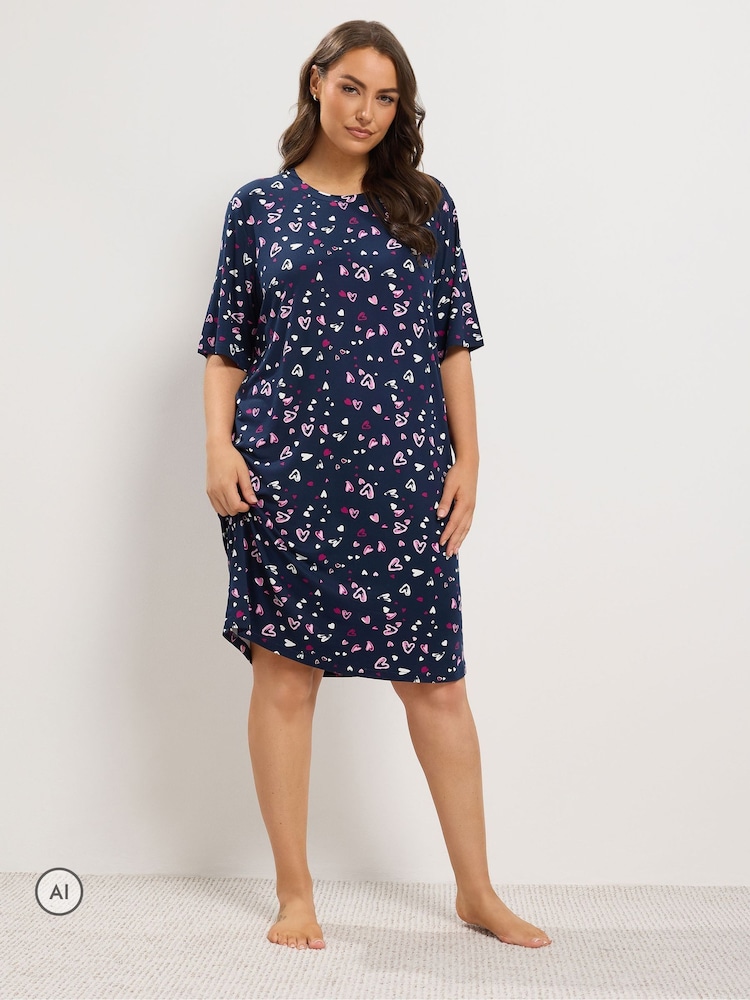 Bleu marine - Yours Curve Chemise de nuit Star Imprimé Soft Touch - Image 1 de 6 Bleu marine - Yours Curve Chemise de nuit Star Imprimé Soft Touch - Image 1 de 6