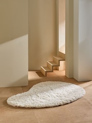 MADE.COM White Curved Dala Shaggy Berber Wool Rug - Image 2 of 5