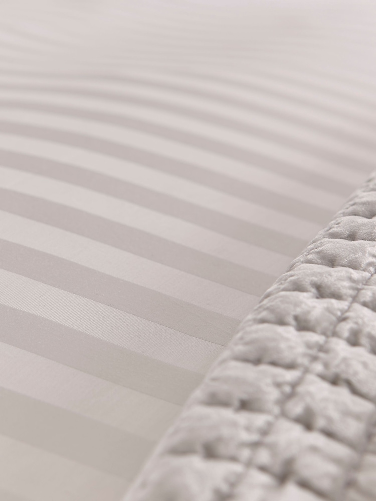 Laura Ashley Set of 2 Cream Shalford 400 Thread Count 100% Cotton Pillowcases - Image 5 of 5