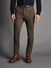 Marrón - Pantalones chinos de corte slim Ultimate sin planchado Charles Tyrwhitt - Imagen 1 de 5