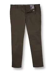 Marrón - Pantalones chinos de corte slim Ultimate sin planchado Charles Tyrwhitt - Imagen 4 de 5