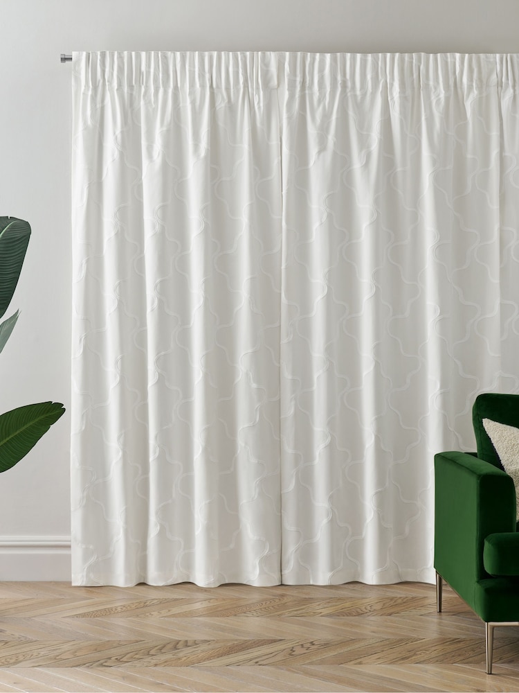 Jasper Conran London White Pencil Pleat Blackout Wiggle Embroidered Curtain - Image 2 of 4