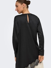 JDY Asymmetric Longline Top with Lace Trim - Imagem 2 de 6