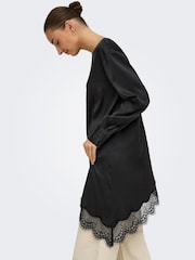 JDY Asymmetric Longline Top with Lace Trim - Imagem 3 de 6