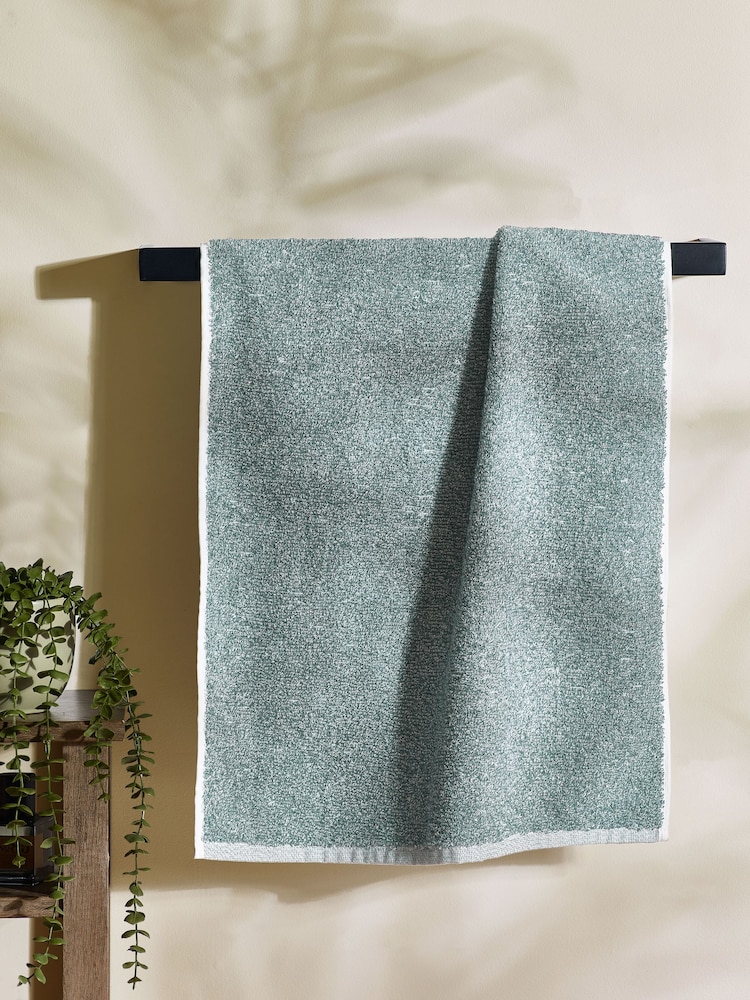 Green Textured 100% Cotton Towel - Image 2 of 7