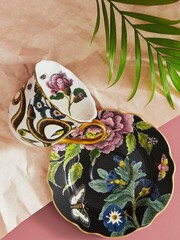 Spode White Creatures of Curiosity Teacup & Saucer - Image 1 of 4