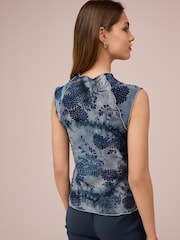 Jeansblau - Kurzarm-Oberteil mit gewelltem Saum und marmoriertem Blumenmuster - Bild 4 von 4
