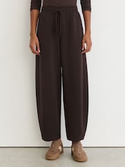 Reiss Dark Chocolate Brown Abigail Petite Premium Interlock Barrel-Leg Joggers - Image 3 of 7