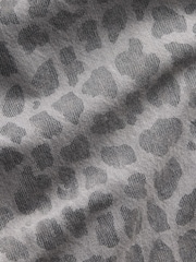 Leopardo gris - Vaqueros de tiro bajo y pernera ancha Stride con bolsillos con lazo de Gap (5-13 años) - Imagen 2 de 2