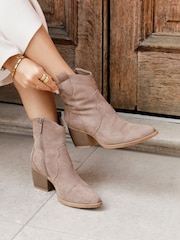 Moca - Botas de antelina estilo western Jessie de Linzi - Imagen 2 de 6