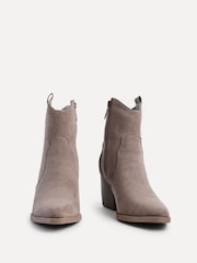 Moca - Botas de antelina estilo western Jessie de Linzi - Imagen 4 de 6