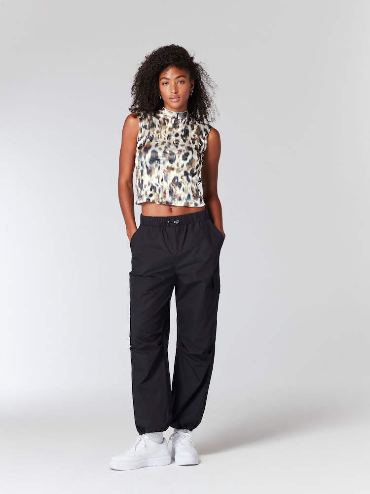 Brown/Khaki Green Leopard Print Textured Sleeveless Top - Image 2 of 7