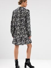 Black/White Feather Print Long Sleeve Mini Shirt Dress - Image 3 of 6