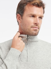 Hellgrau - Barbour® Pullover aus Lammwolle mit kurzem Reißverschluss - Bild 5 von 6
