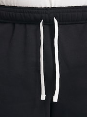 Черный - Флисовые шорты с логотипом Nike Club - Image 3 of 12