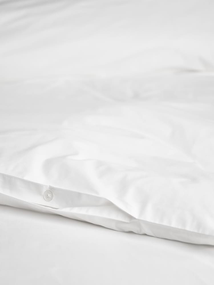 The Fine Bedding Company White Activated Cooling 100% Cotton Duvet Cover - Image 2 of 2