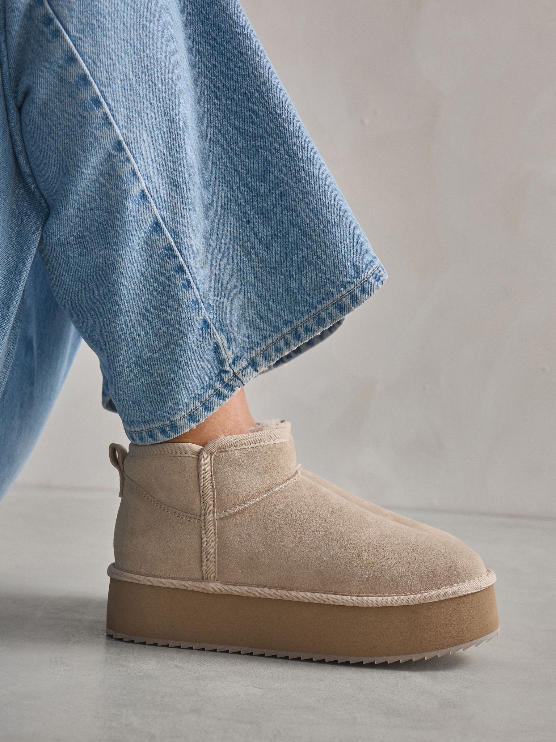 Super platform boots top