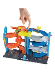 Hot Wheels City Transforming Race Tower Play Set - Image 3 of 4