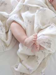 aden + anais White Large 100% Cotton Muslin Blankets 3 Pack - Image 5 of 9