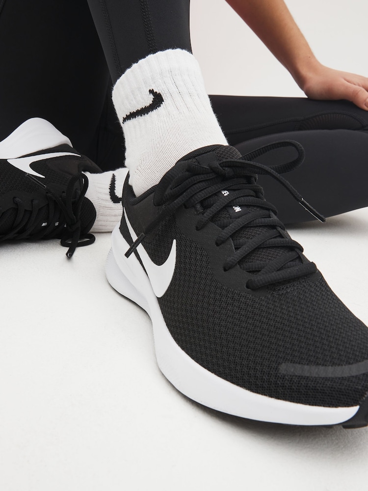 Nike Black/White Revolution 7 Road Running Trainers - Image 2 of 11