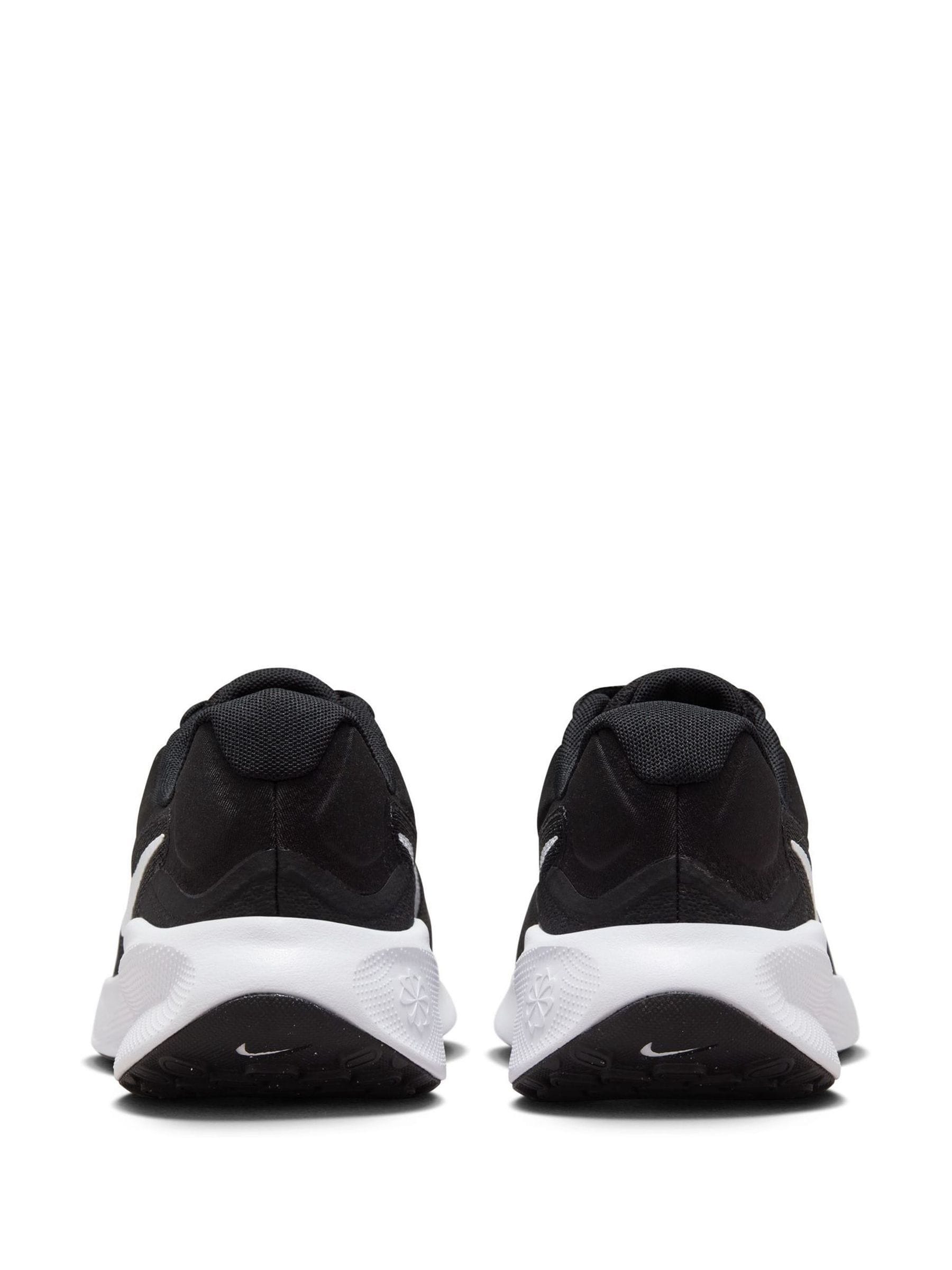 New black and white nikes store