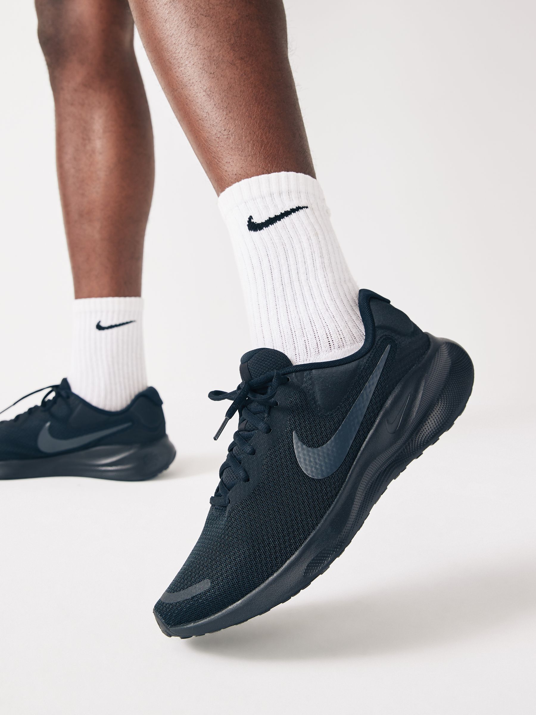 Order nike sneakers online deals