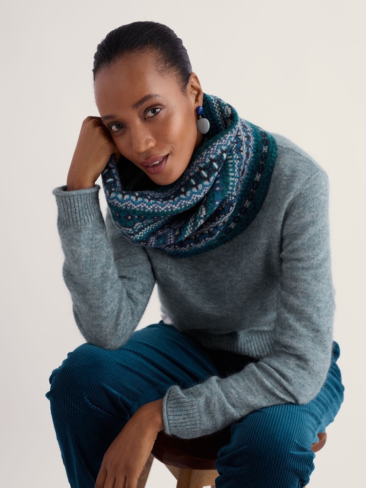 Seasalt Cornwall Green Falling Light Snood Scarf - Image 2 of 4