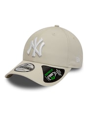 New Era New York Yankees Essential 9FORTY Cap - Image 1 of 5