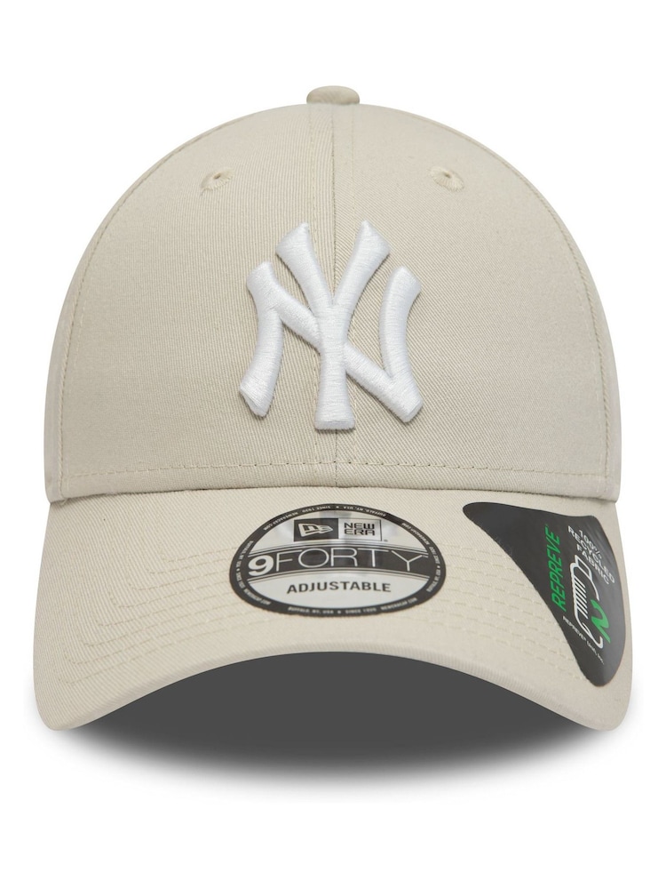 New Era New York Yankees Essential 9FORTY Cap - Image 3 of 5