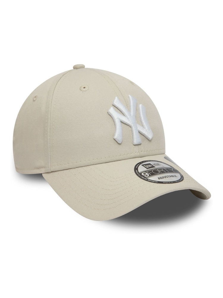 New Era New York Yankees Essential 9FORTY Cap - Image 4 of 5