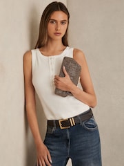 Dorado - Bolso clutch con adornos Adaline de Reiss - Imagen 2 de 6