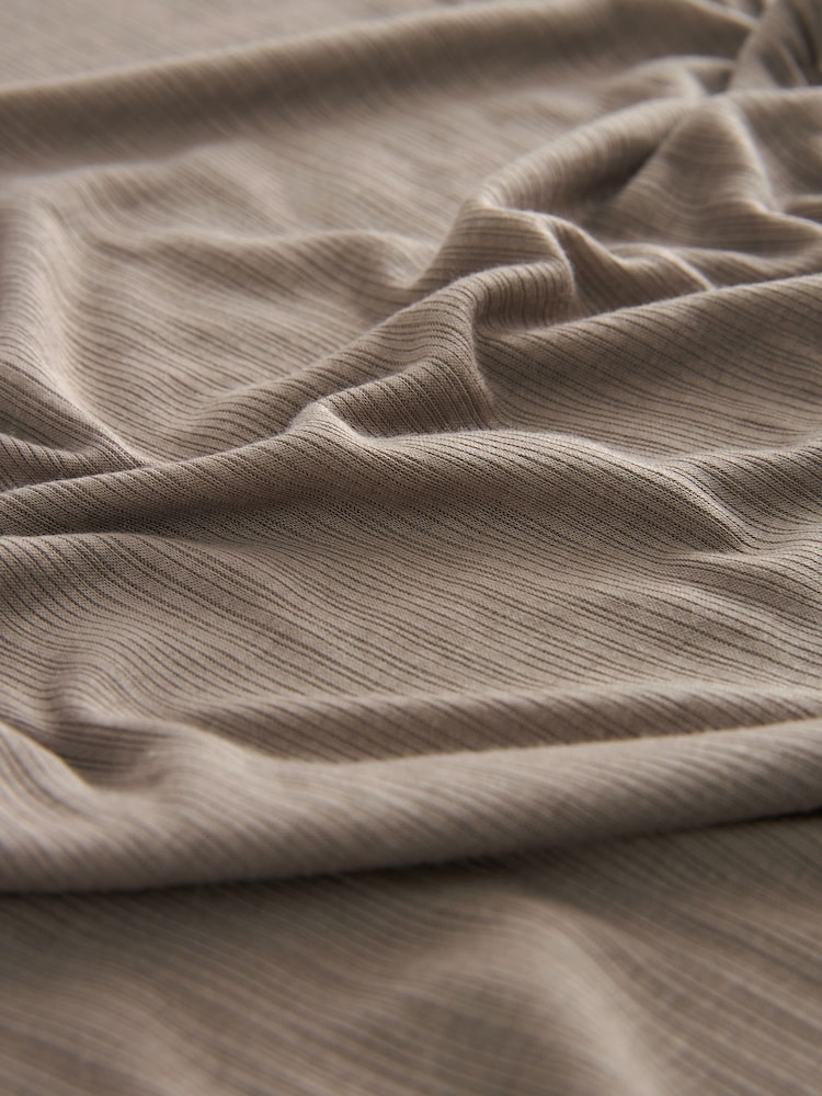 Neutrale Farbe - Trägertop mit seitlicher Raffung an der Schulter - Bild 7 von 7 Neutrale Farbe - Trägertop mit seitlicher Raffung an der Schulter - Bild 7 von 7
