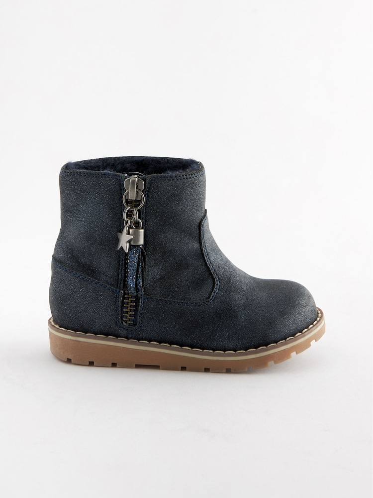 Marineblau schimmernd - Warm gefütterte Stiefel mit Quastendetail und Reißverschluss - Bild 2 von 6 Marineblau schimmernd - Warm gefütterte Stiefel mit Quastendetail und Reißverschluss - Bild 2 von 6