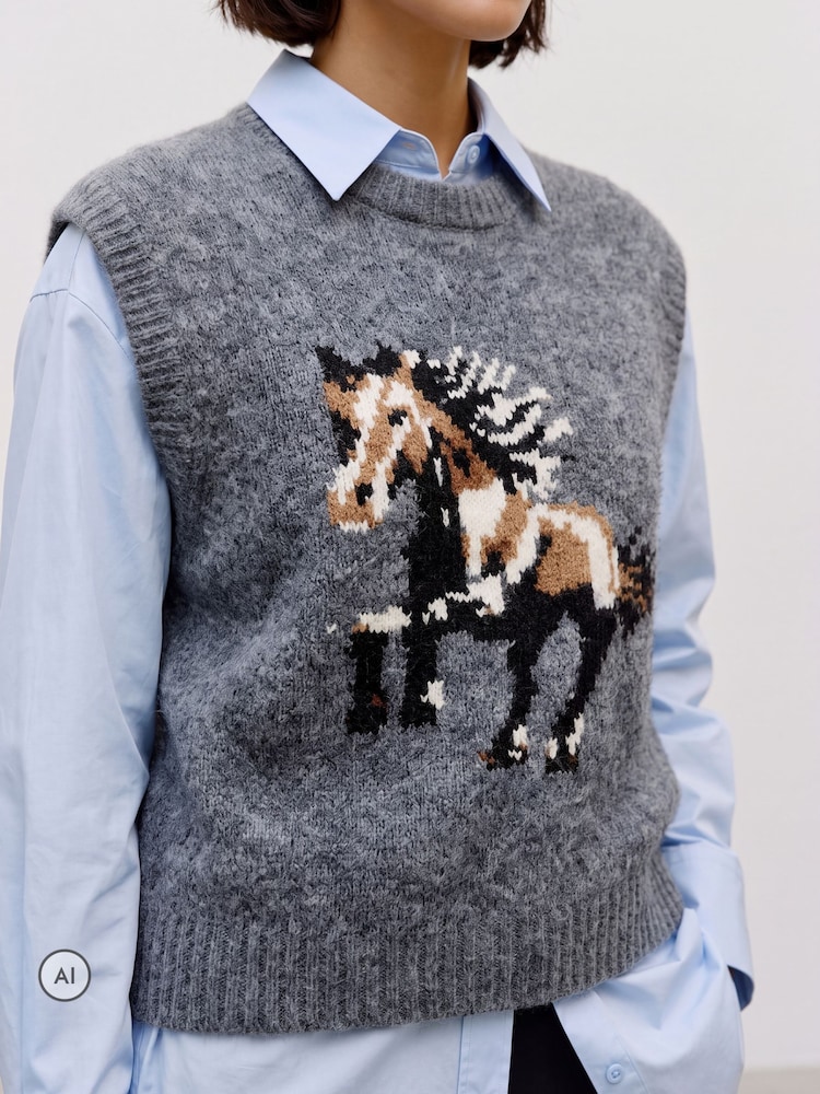 VERO MODA Grey Sleeveless Round Neck Horse Knitted Vest - Image 2 of 6 VERO MODA Grey Sleeveless Round Neck Horse Knitted Vest - Image 2 of 6