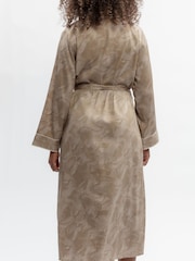 Fable and Eve Grey Wavy Contour Print Long Dressing Gown - Image 3 of 4
