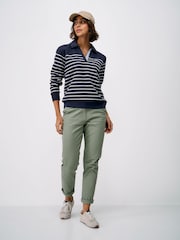 Crew Clothing Sandy Flip-Collar Sweater - صورة 3 من 5