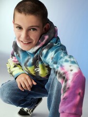 Bunt/Schwarz - Kapuzensweatshirt in Batikoptik (3-16 Jahre) - Bild 8 von 12