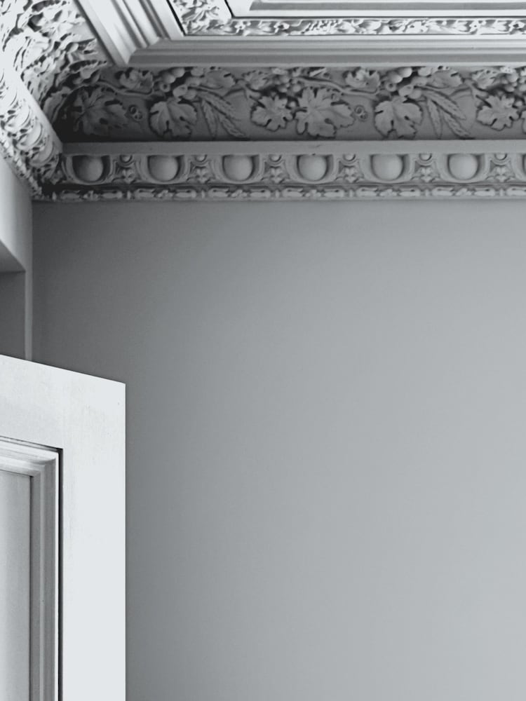 Laura Ashley Slate Grey White Matt Emulsion 2.5Lt Paint - Image 2 of 4