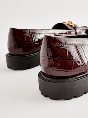 Jagodno rdeča - Mokasini z verižno obrobo Forever Comfort® - Slika 7 iz 7